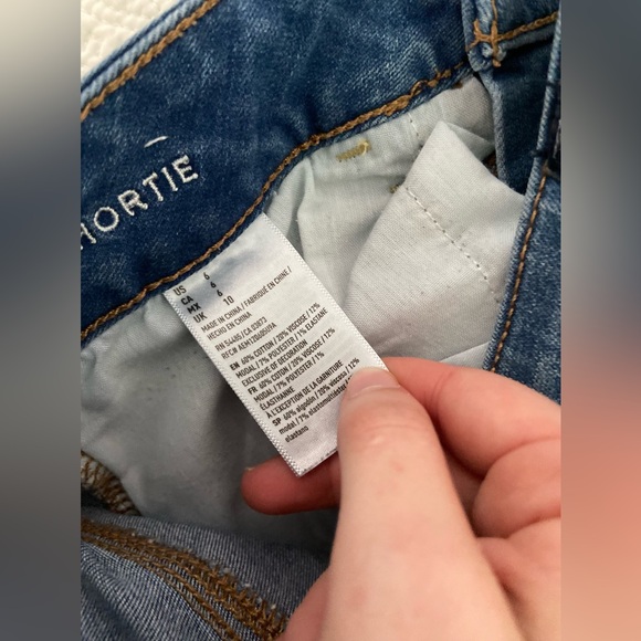 American eagle jean shorts size 6 hi-rise shortie dark wash - Picture 3 of 4